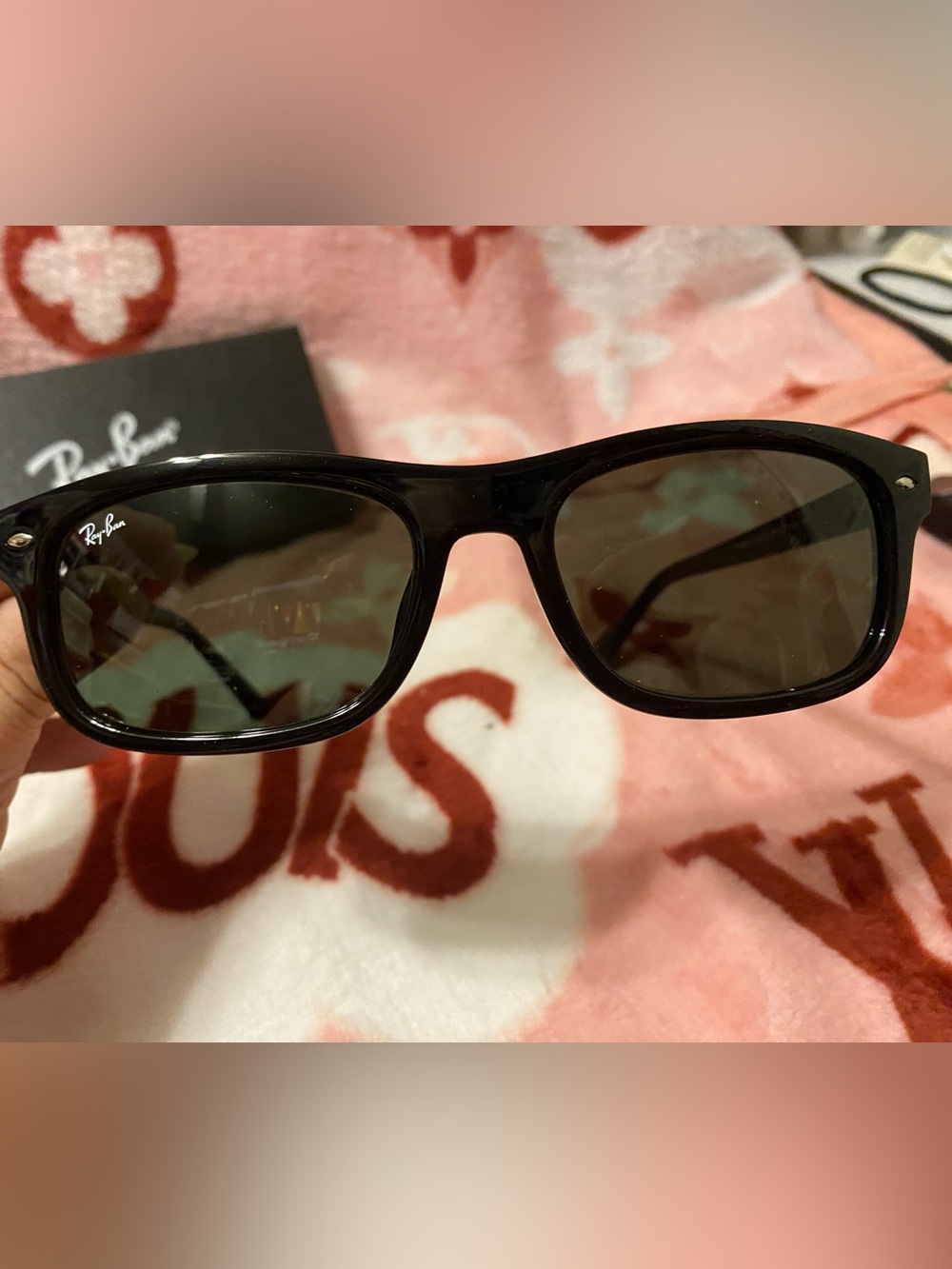 New Ray-Ban Sunglasses 100% UVA/UVB protection